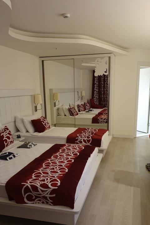 Zimmer Laguna Beach Alya Resort & Spa Hotel