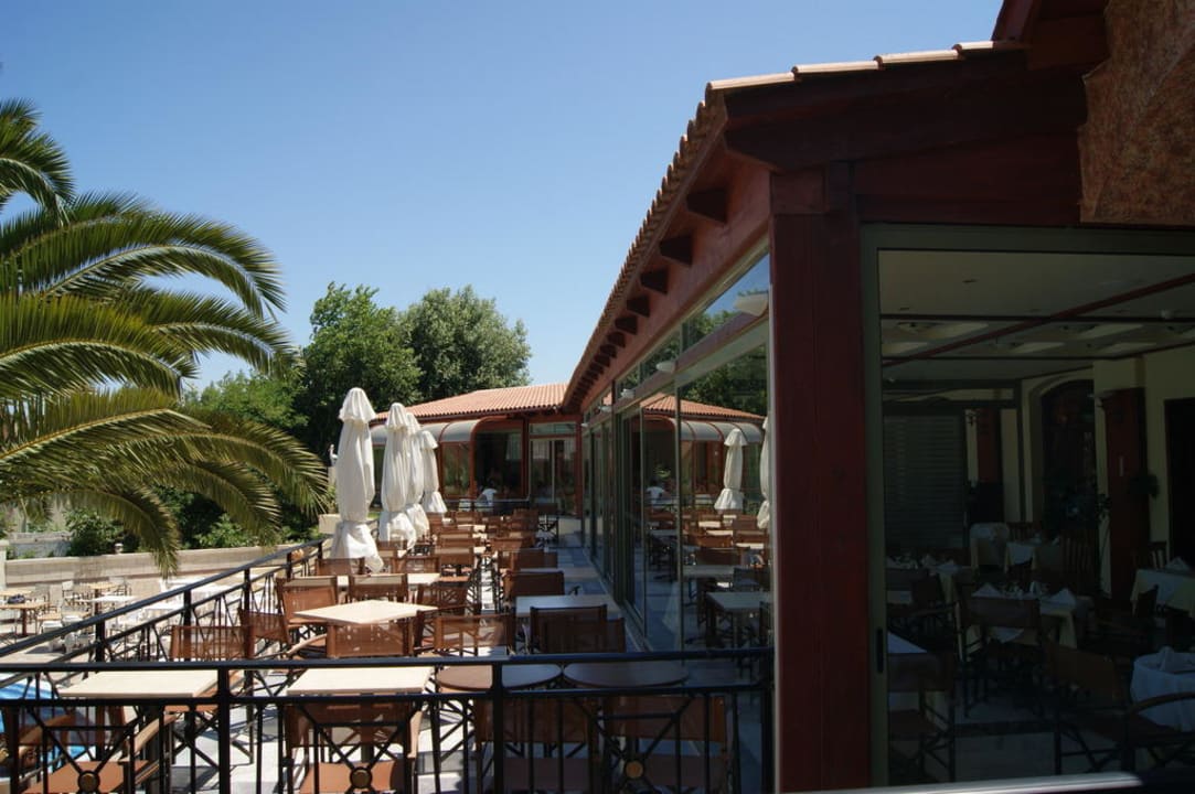 Außenterrasse Vantaris Luxury Beach Resort