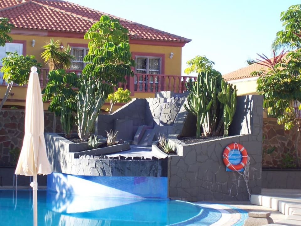 Schöner kleiner Pool Hotel El Duque