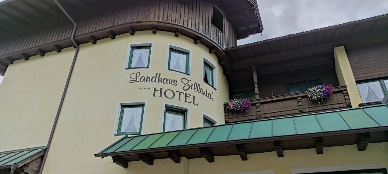 Außenansicht Hotel Landhaus Zillertal