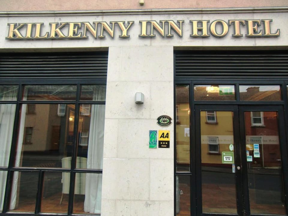 Eingang Kilkenny Inn Hotel