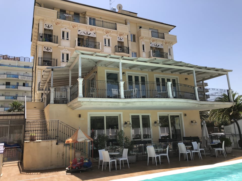 Außenansicht Hotel Mocambo