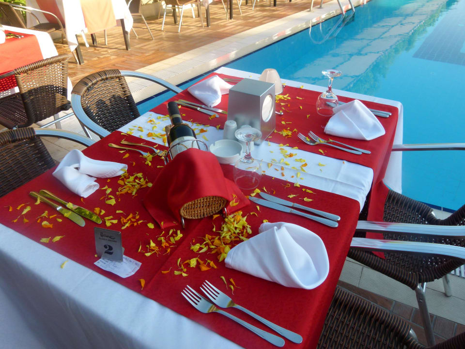 Galaabend am Pool Hane Family Resort