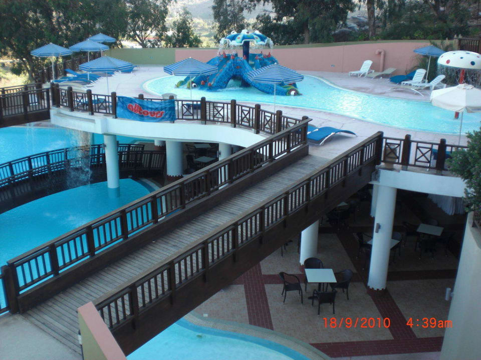 Poollandschaft vom Wasserpark Fodele Beach & Water Park Holiday Resort