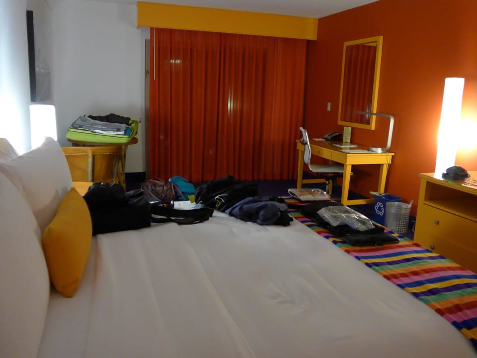 Zimmer rot/orange Joie de Vivre Hotel The Saguaro Palm Springs