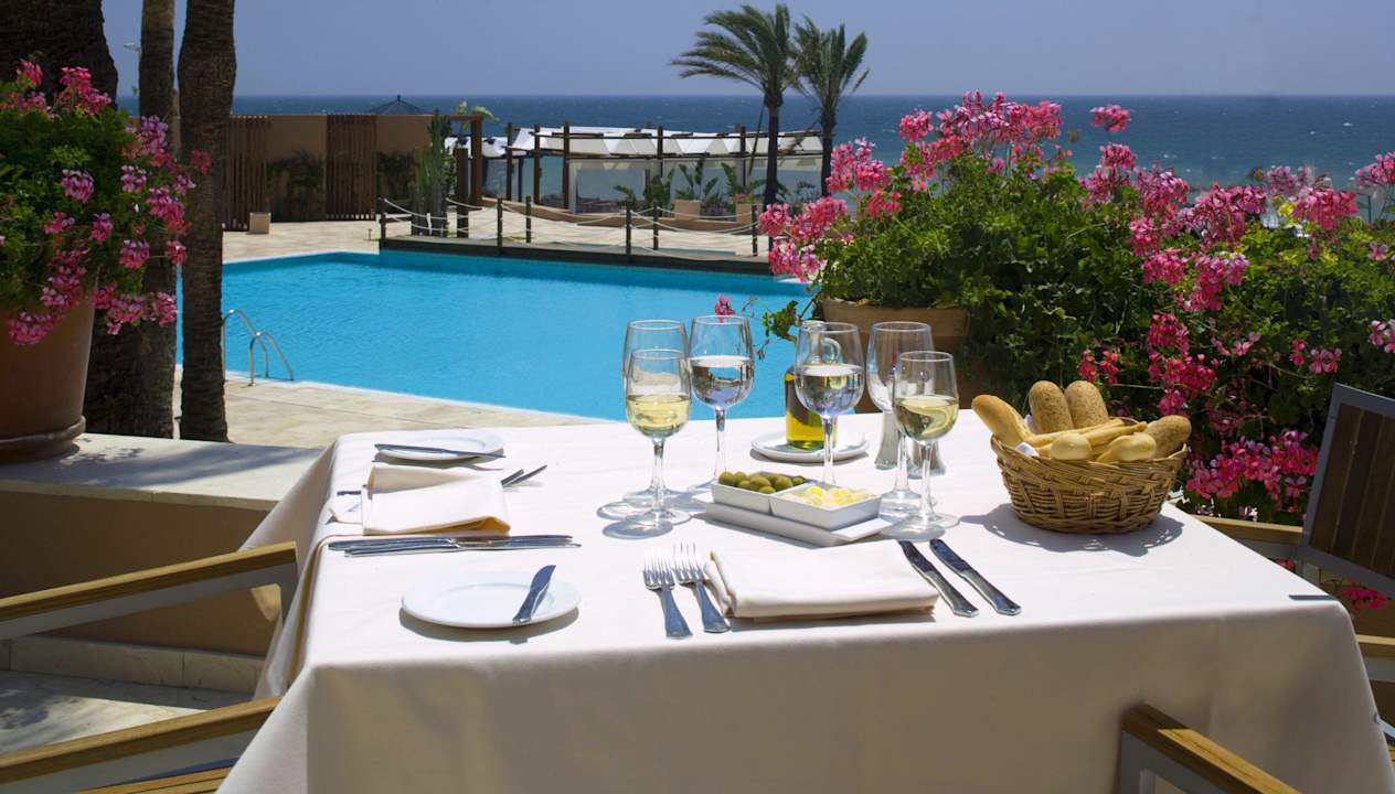 Almuerzo en la piscina Hotel Guadalmina, managed by Barceló