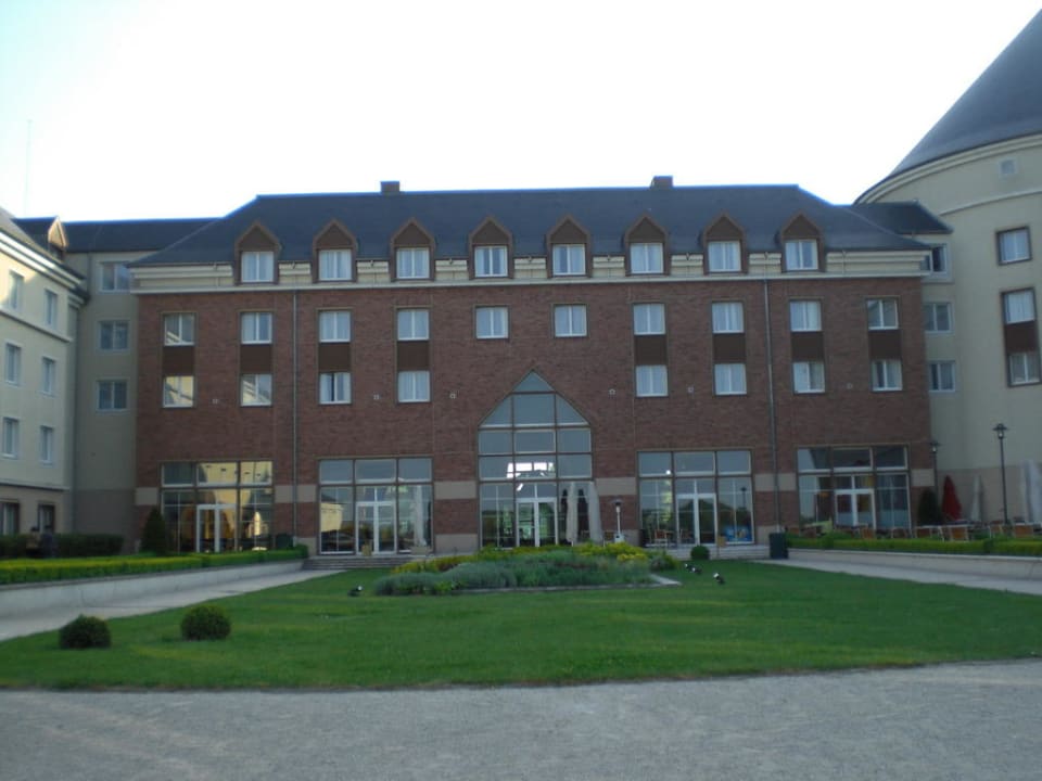 Hotel von der Gartenseite aus Grand Magic Hotel