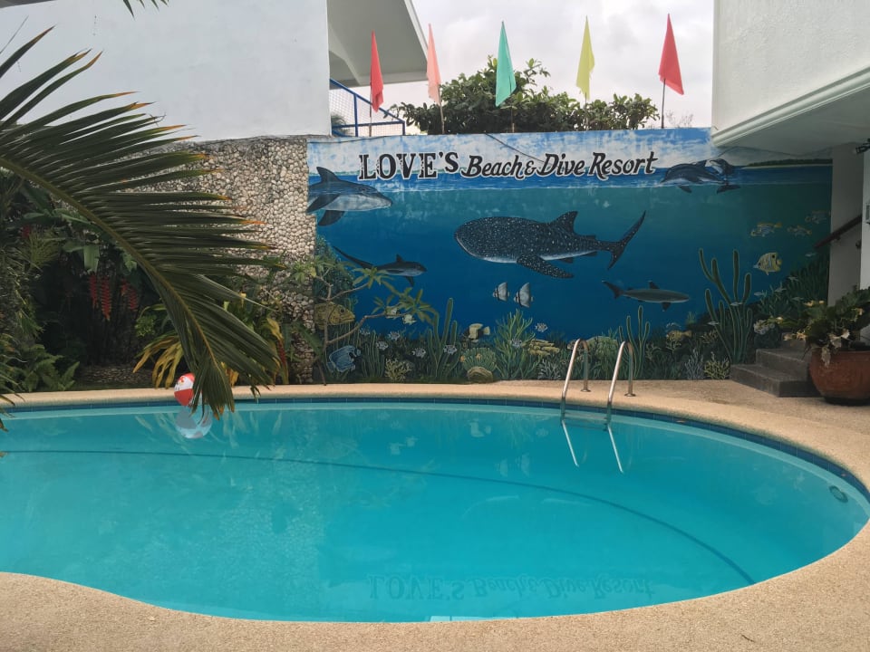 Pool Love's Lodge & Resort