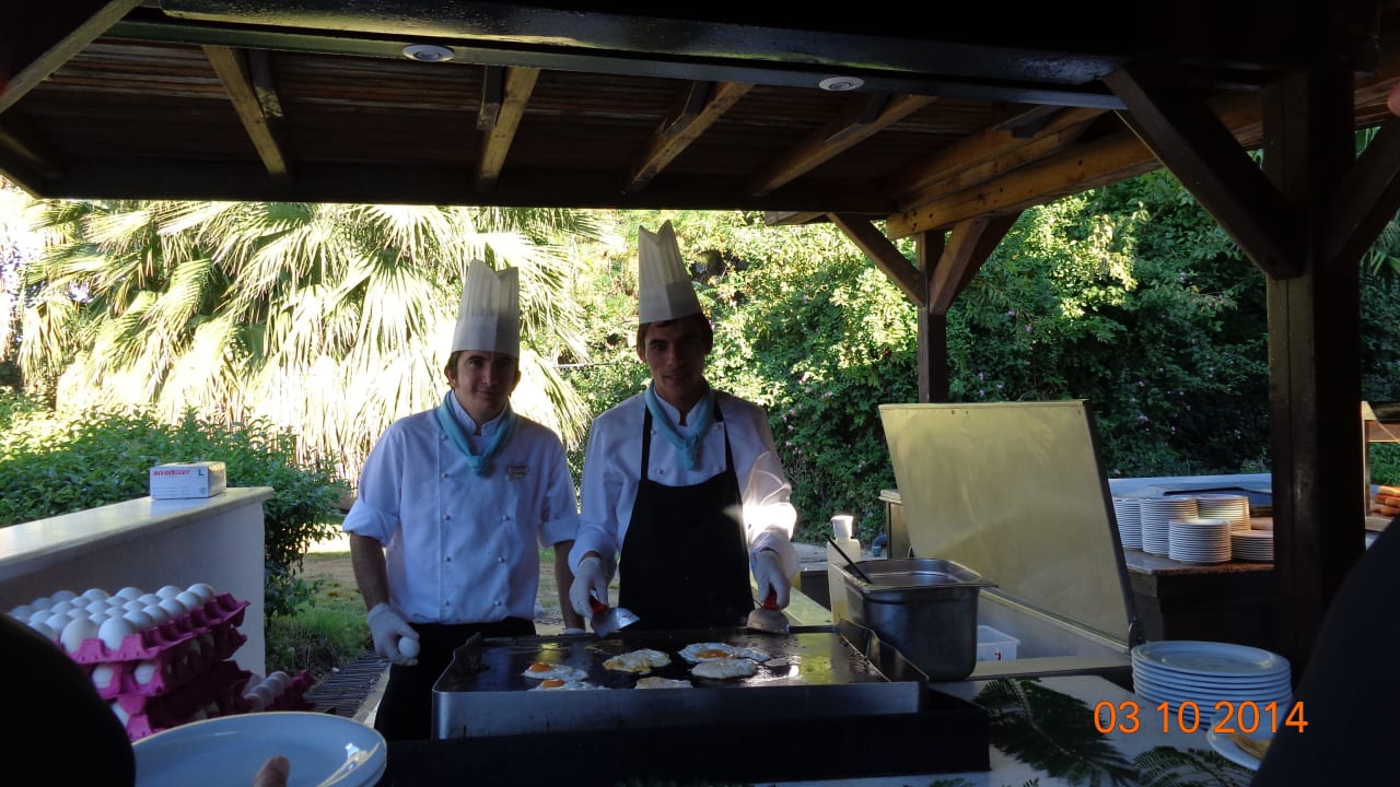 Jeden Tag frisch gemachter Omlet oder Spiegelei Turquoise Hotel