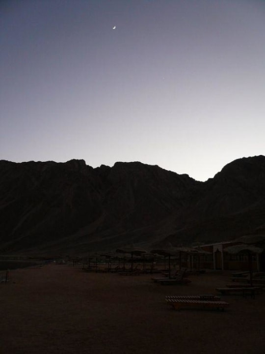 Berge hinterm Hotel Happy Life Village