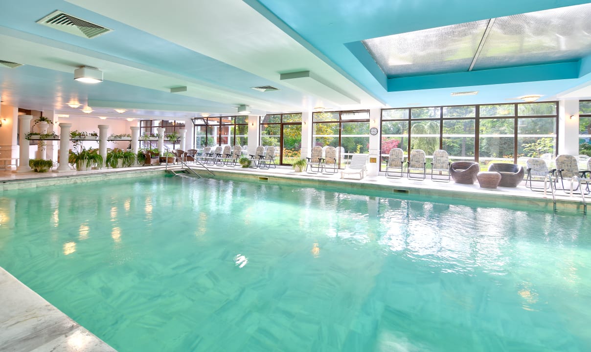 Pool Hotel Estreya Palace & Residence