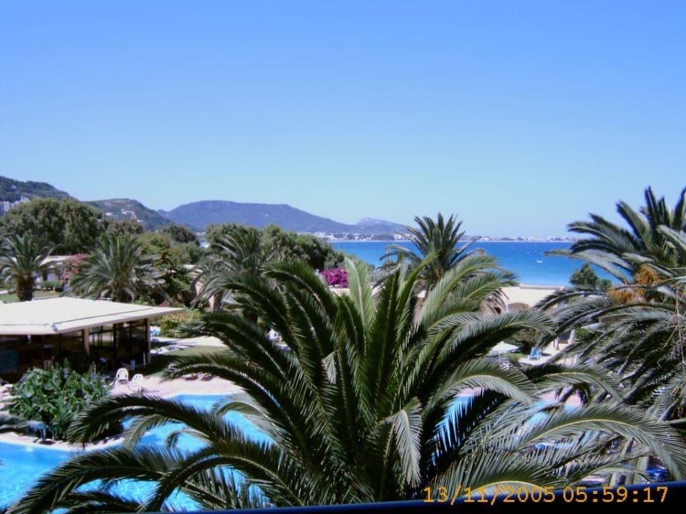Blick auf Pool und Meer Sol Cosmopolitan Rhodes