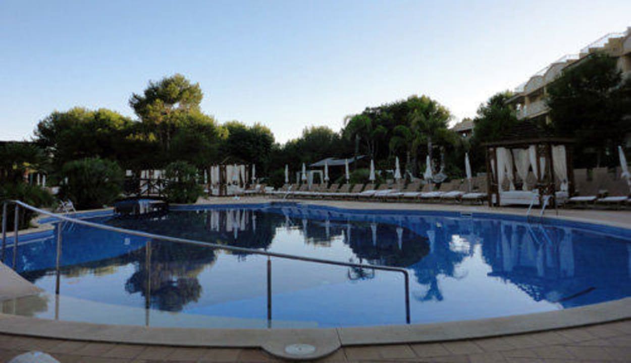 Der sehr gepflegte Pool VIVA Cala Mesquida Suites & Spa 16+