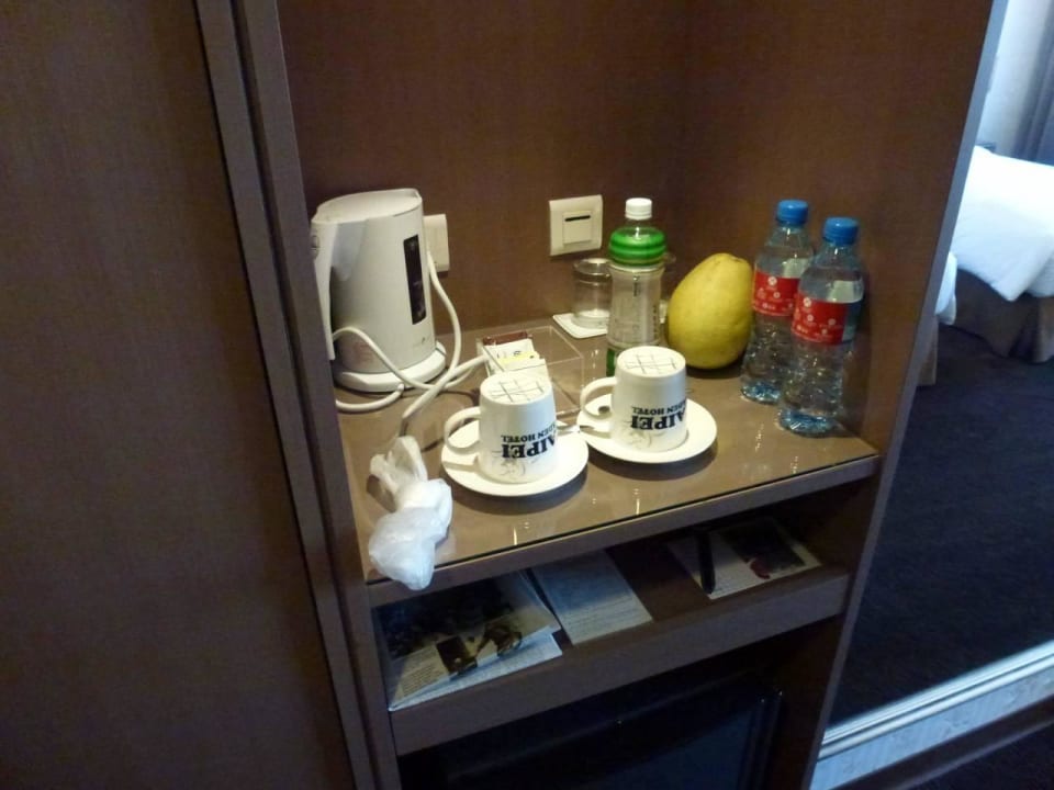 Wasserkocher, Zimmerbar Taipei Garden Hotel