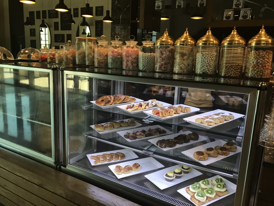 Restaurant Acanthus Cennet Barut Collection