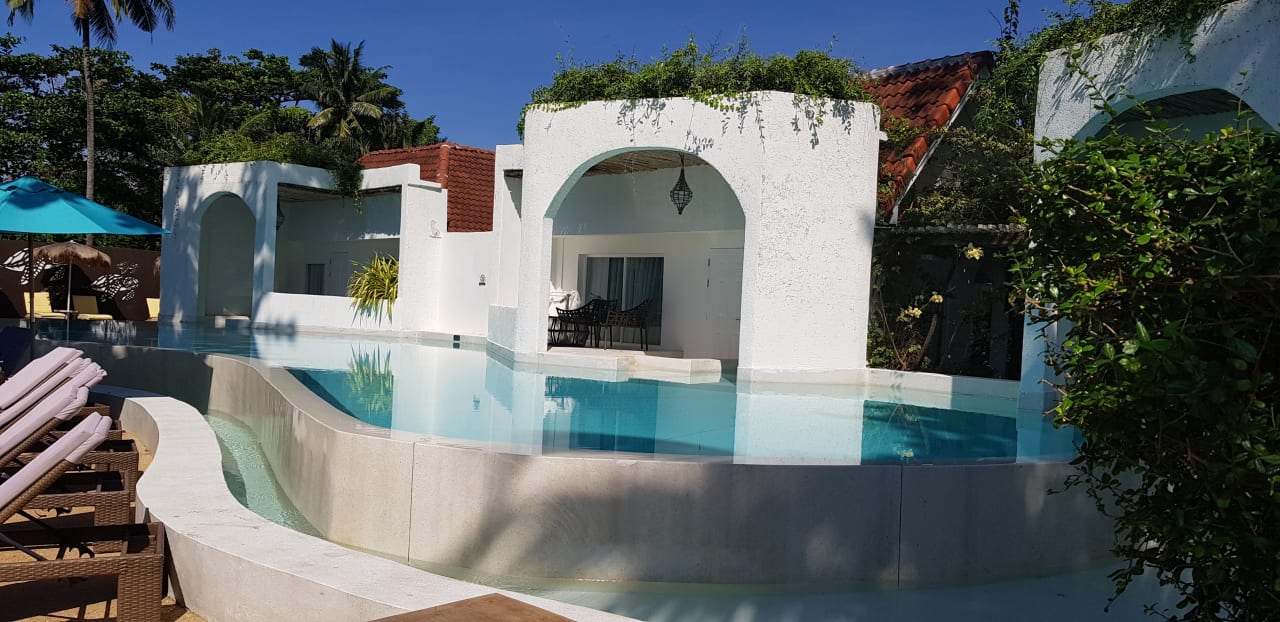 Pool Ocean Breeze Resort