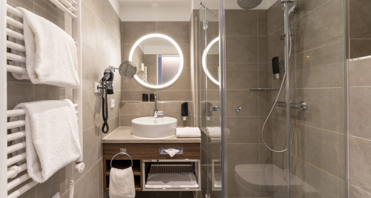 Zimmer PLAZA Premium München