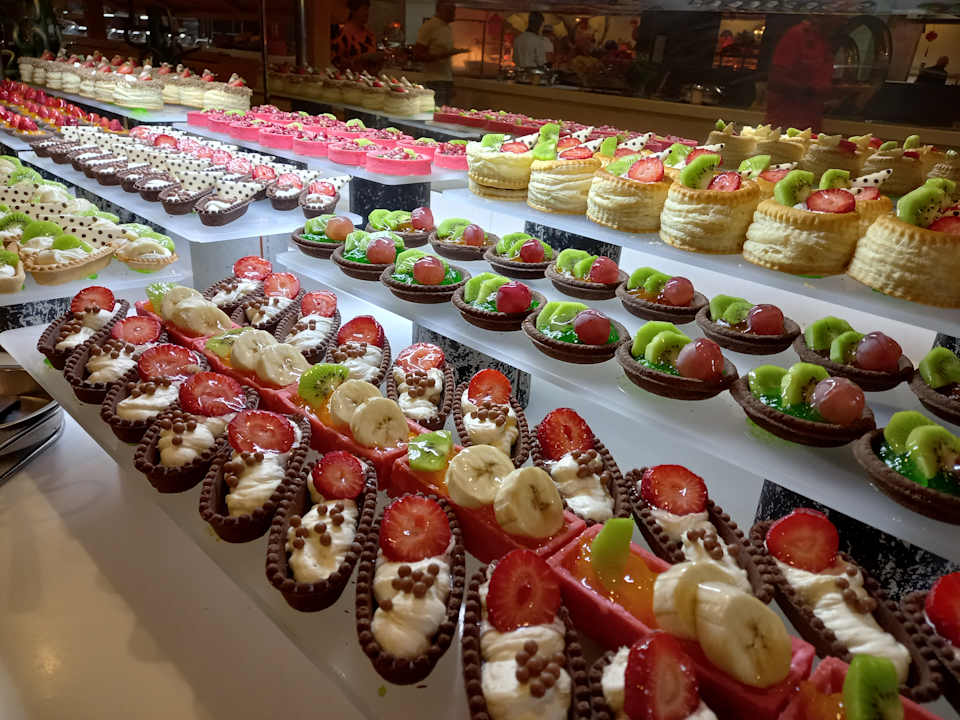 Gastro Royal Taj Mahal Hotel