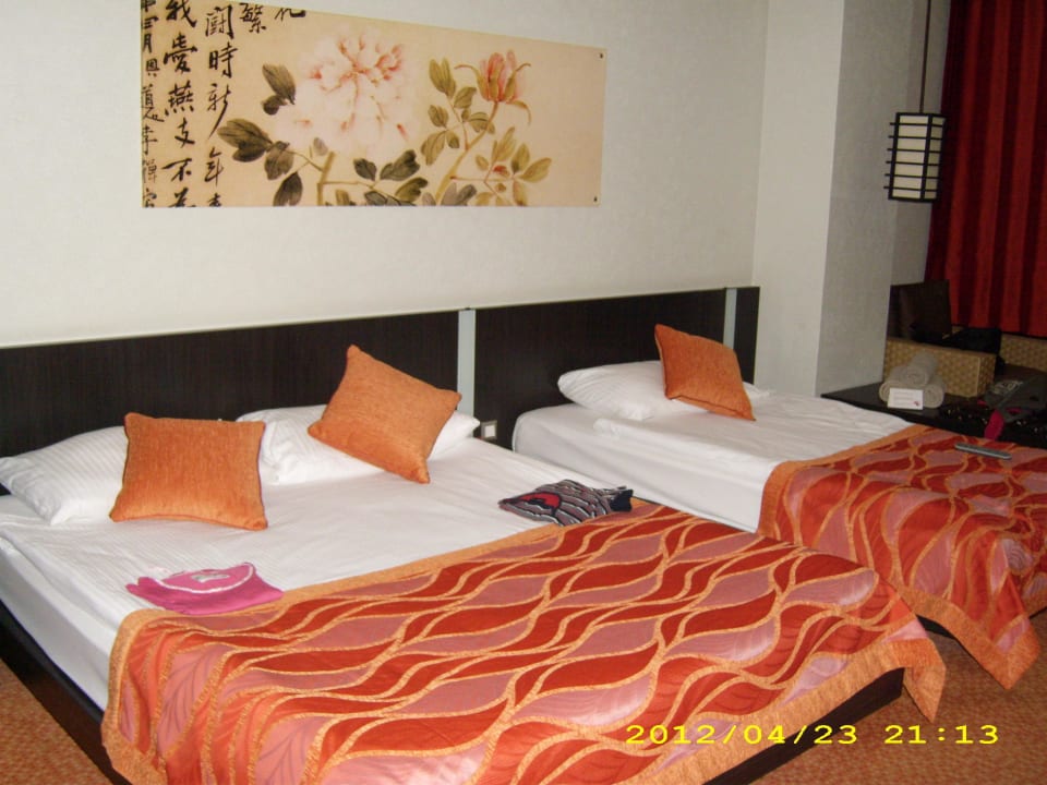 Dreibettzimmer Limak Lara Deluxe Hotel & Resort