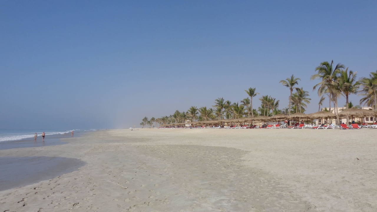 Weitläufiger Strand Salalah Rotana Resort