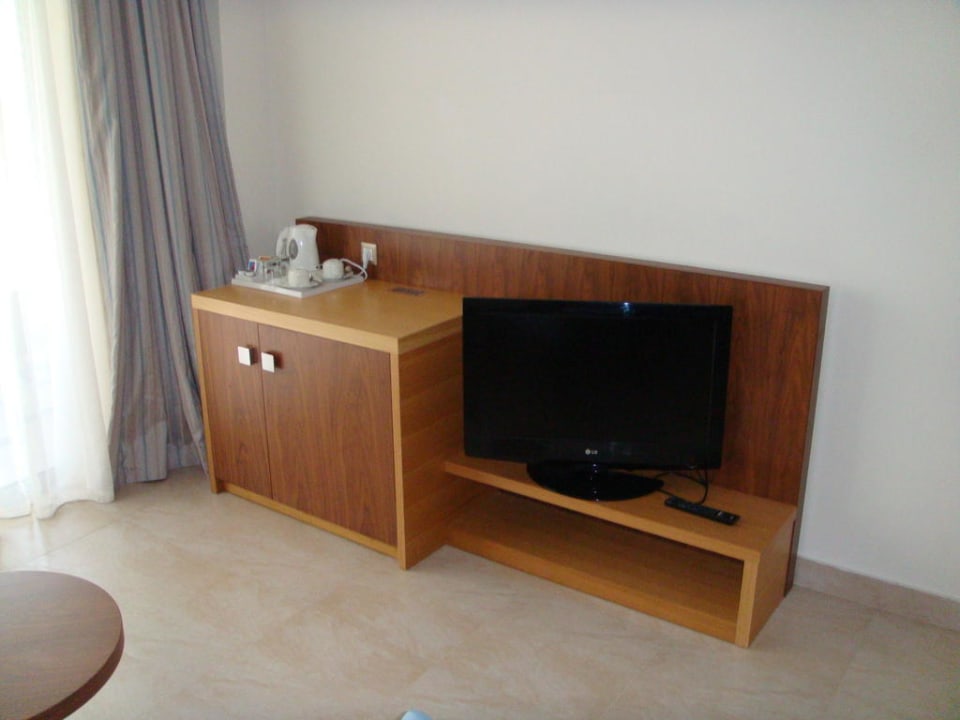 Fernseher, Minibar, Kaffeebereiter Apollo Blue