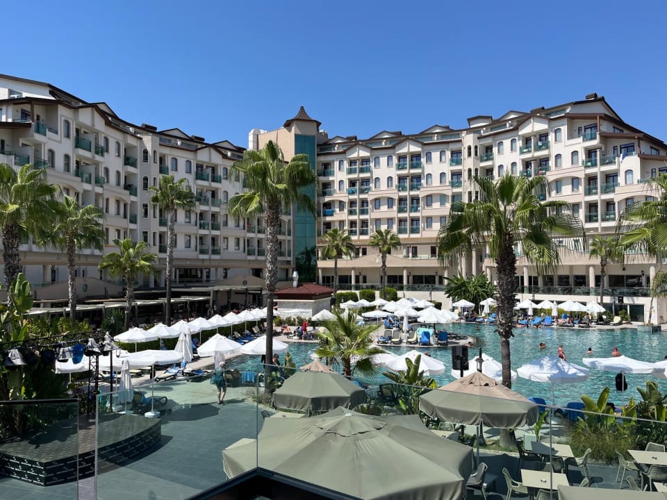 Pool Bella Resort & Spa