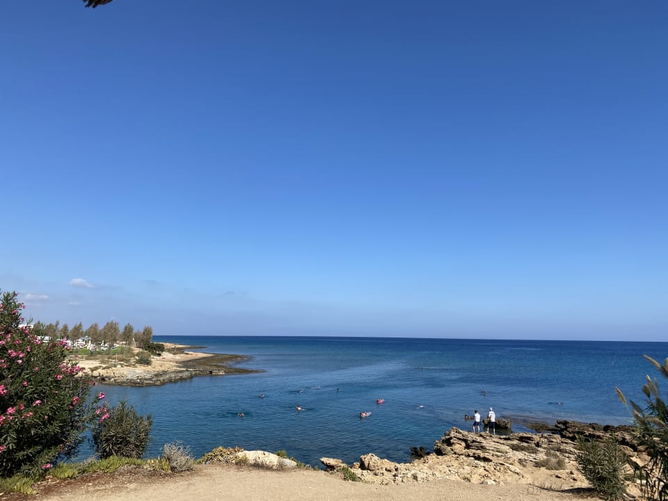 Strand Crystal Springs Beach Hotel