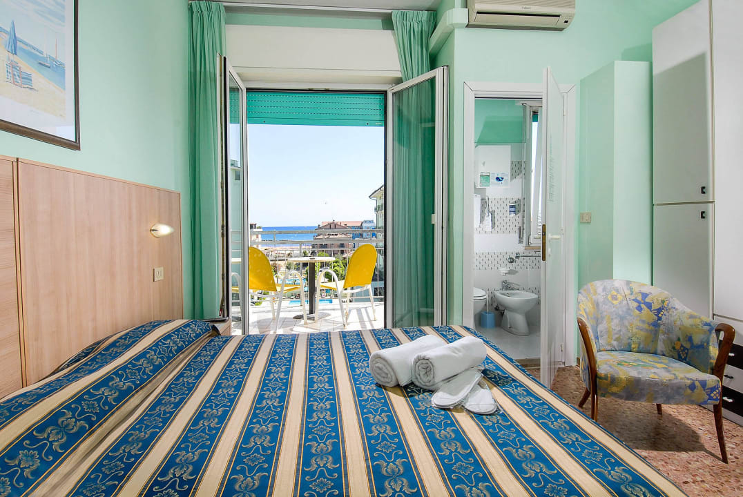 Camera standard Hotel Bahamas