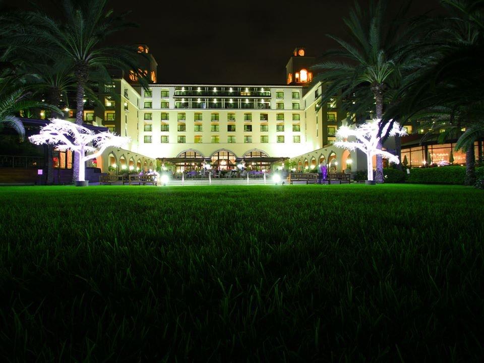 Hotel bei Nacht Lopesan Costa Meloneras, Resort & Spa