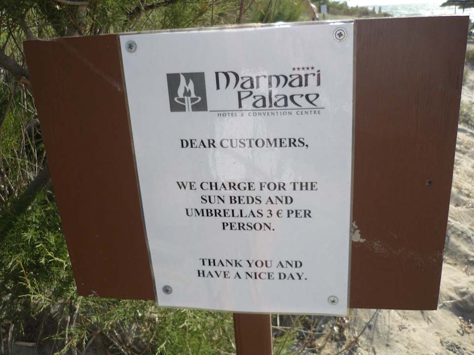Kosten für Liegen und Schirme Atlantica Marmari Palace