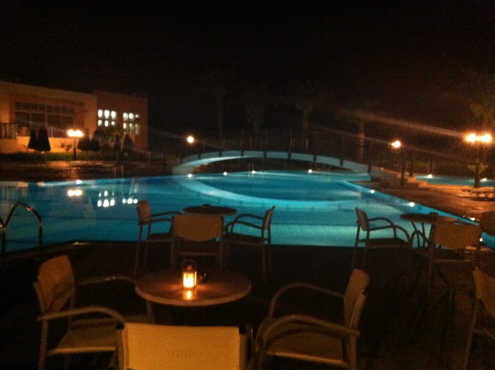 Sicht auf dem Pool - von der Bar aus Hotel Horizon Beach Resort