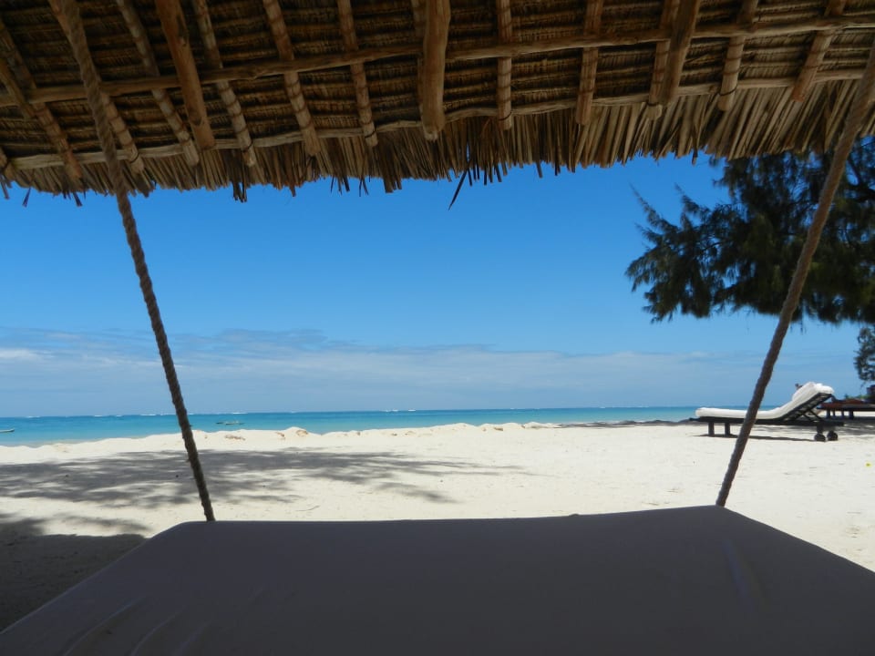 Blick von der Schaukel Hotel Karibuni Rafiki Beach Resort