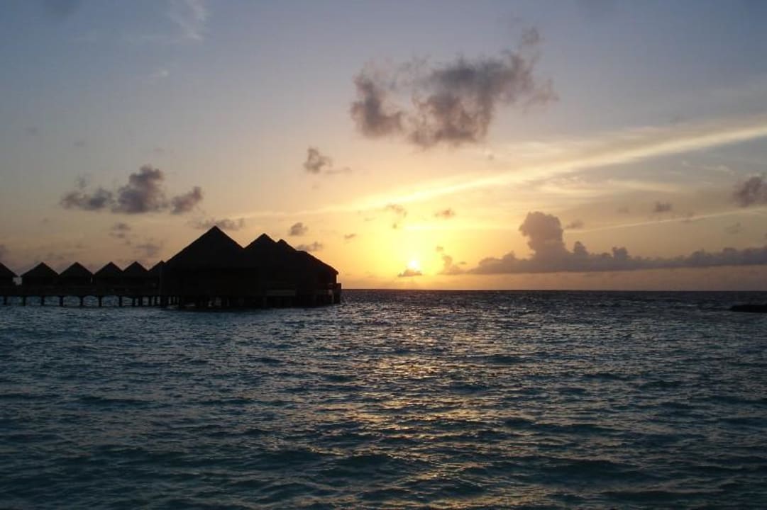 Wieder ein Sonnenuntergang... Baros Maldives Resort