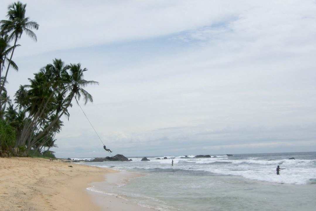 View to the left from the Cabana Cabana Sudu Surfing
