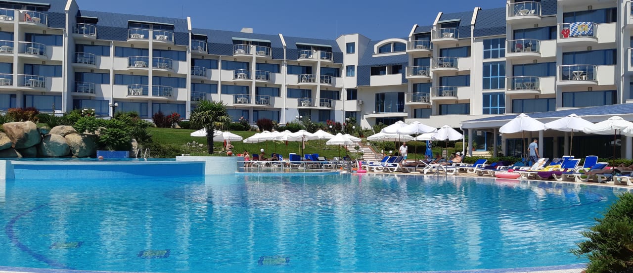 Außenansicht Hotel Sineva Beach
