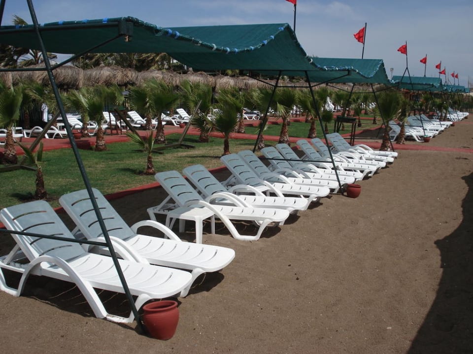 Der Strand direkt vor dem Hotel Hotel Delphin Palace