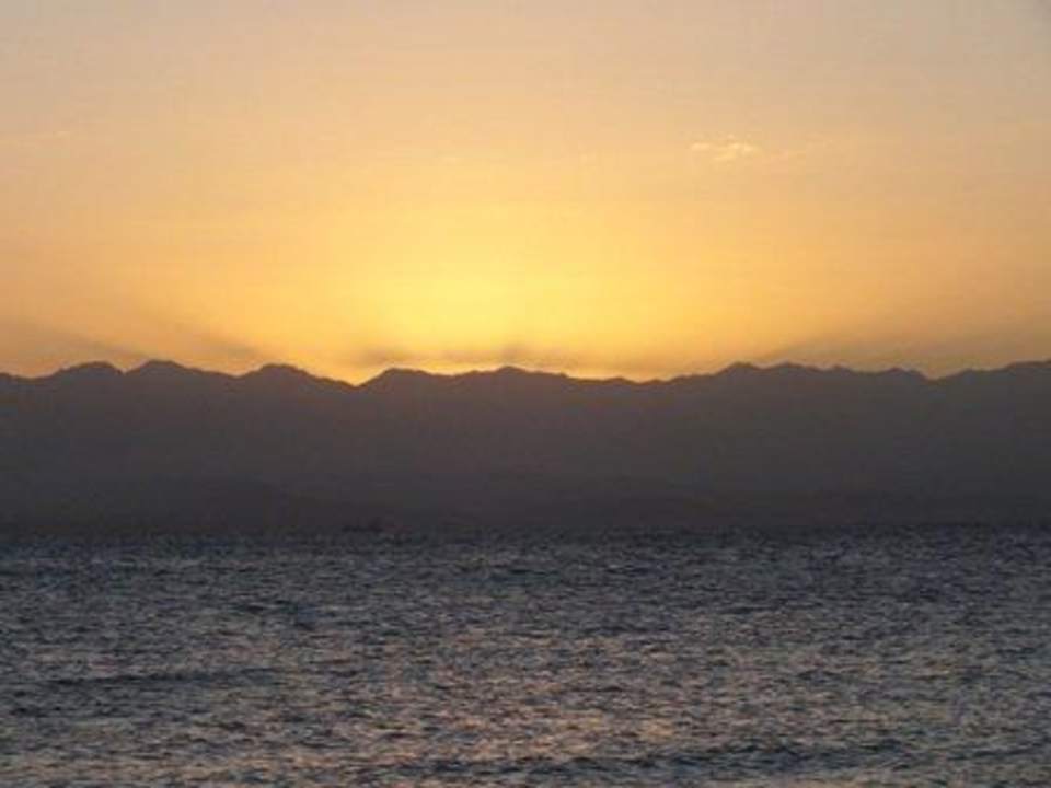 Wschód słońca Hotel Swiss Inn Dream Resort Taba