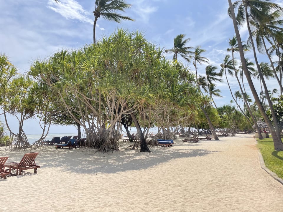 Strand Neptune Pwani Beach Resort & Spa