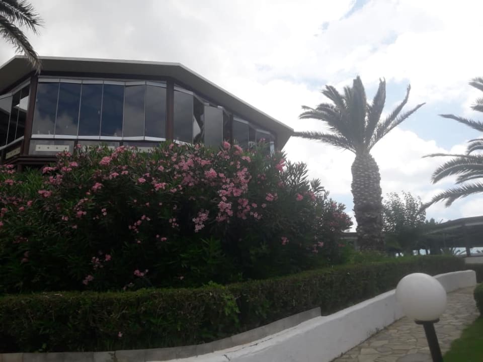 Restauracja głowna z widokiem na morze Mitsis Cretan Village