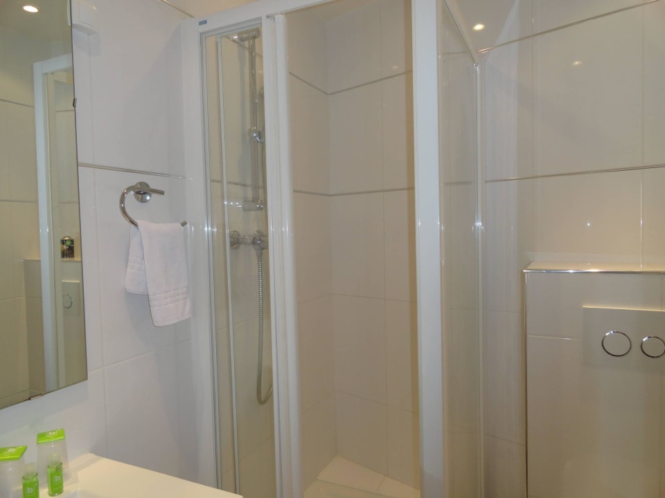 Badezimmer im Standard-DZ Nr. 20 Hotel Le Mistral