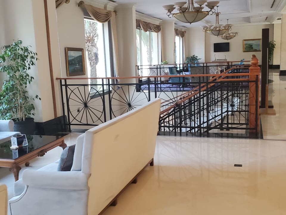 Lobby IC Hotels Airport