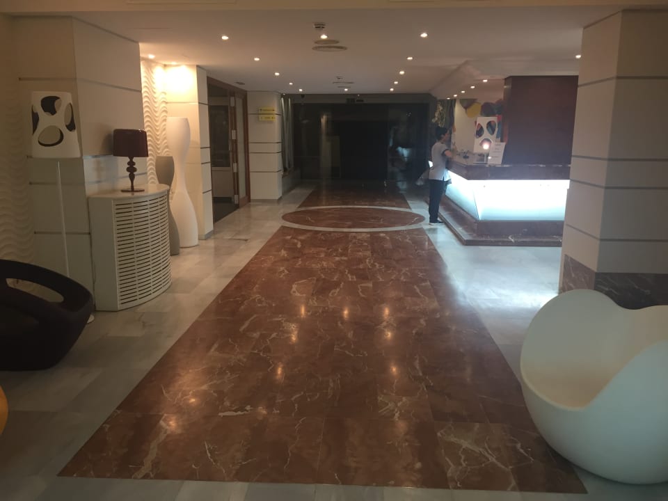 Lobby Hotel Mariant