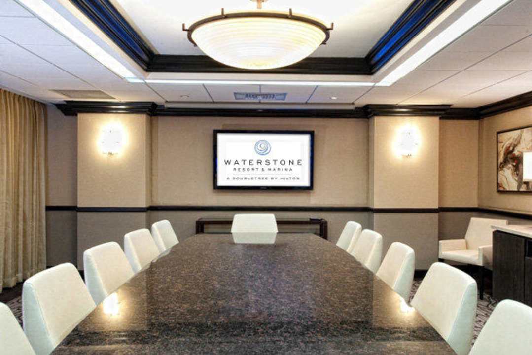 Executive Boardroom Waterstone Resort & Marina, A Doubletree by Hilton