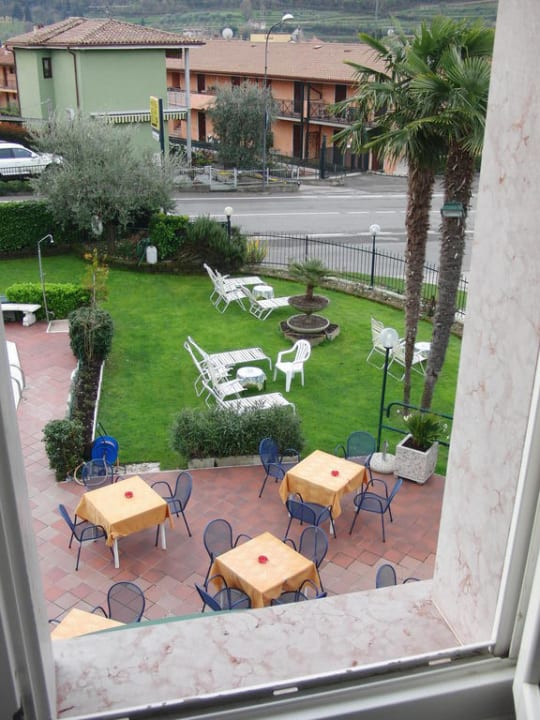 Blick aus dem Bad Hotel Eden Garda