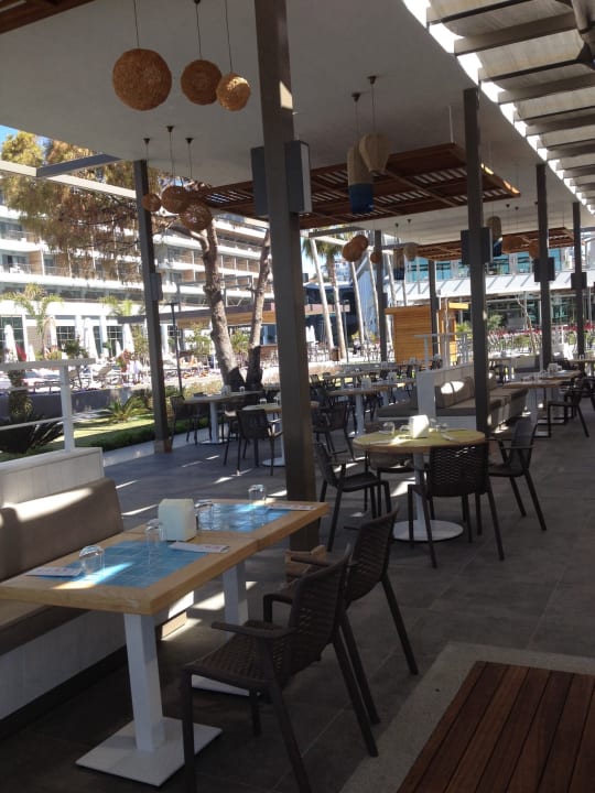 Restaurant Acanthus Cennet Barut Collection