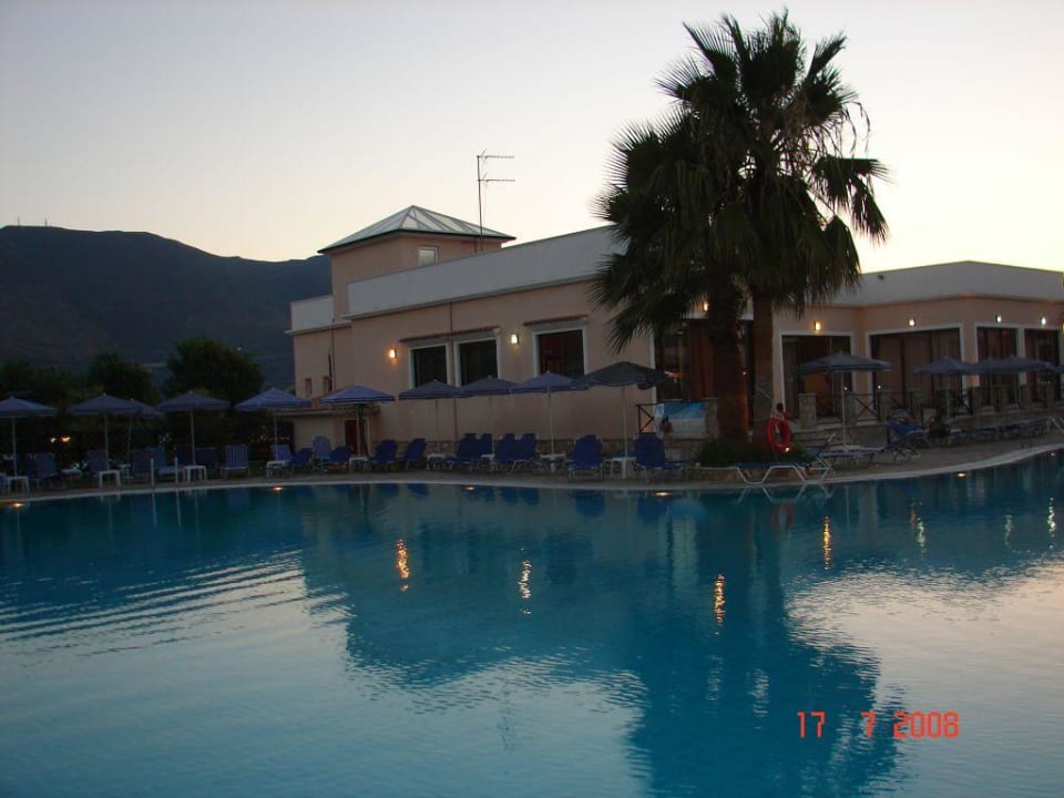 Basen hotelowy Hotel Zante Village