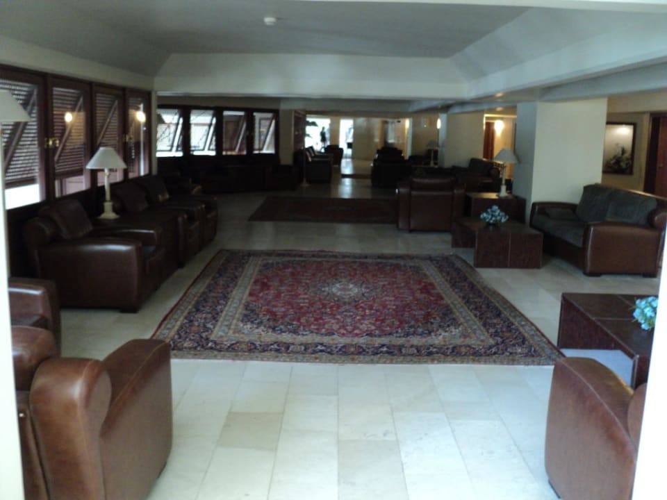 Zum Ausruhen nach dem Essen PALOMA Perissia