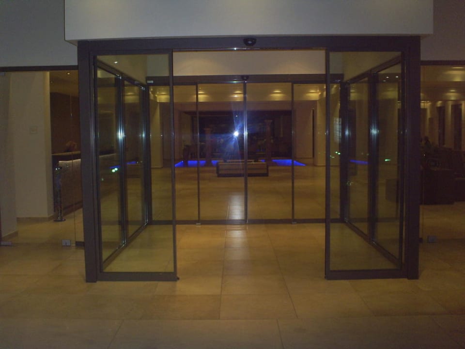Eingangsbereich Rezeption Alea Hotel & Suites