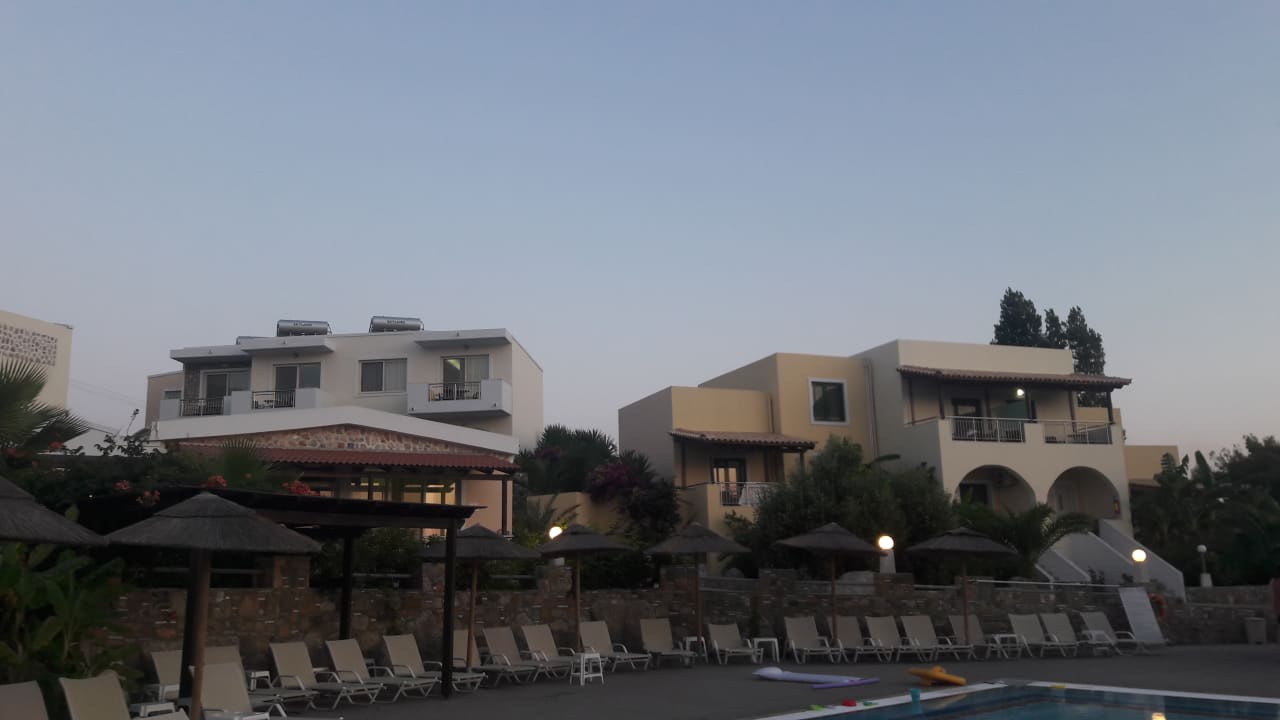 Außenansicht Hotel Kouros Palace