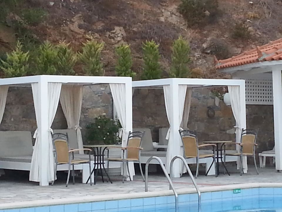 Pool Happy Cretan Suites